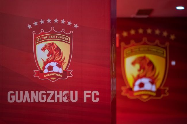 阵容方面，斯特罗曼和雷特吉等2人有伤在身，本场将缺席比赛。